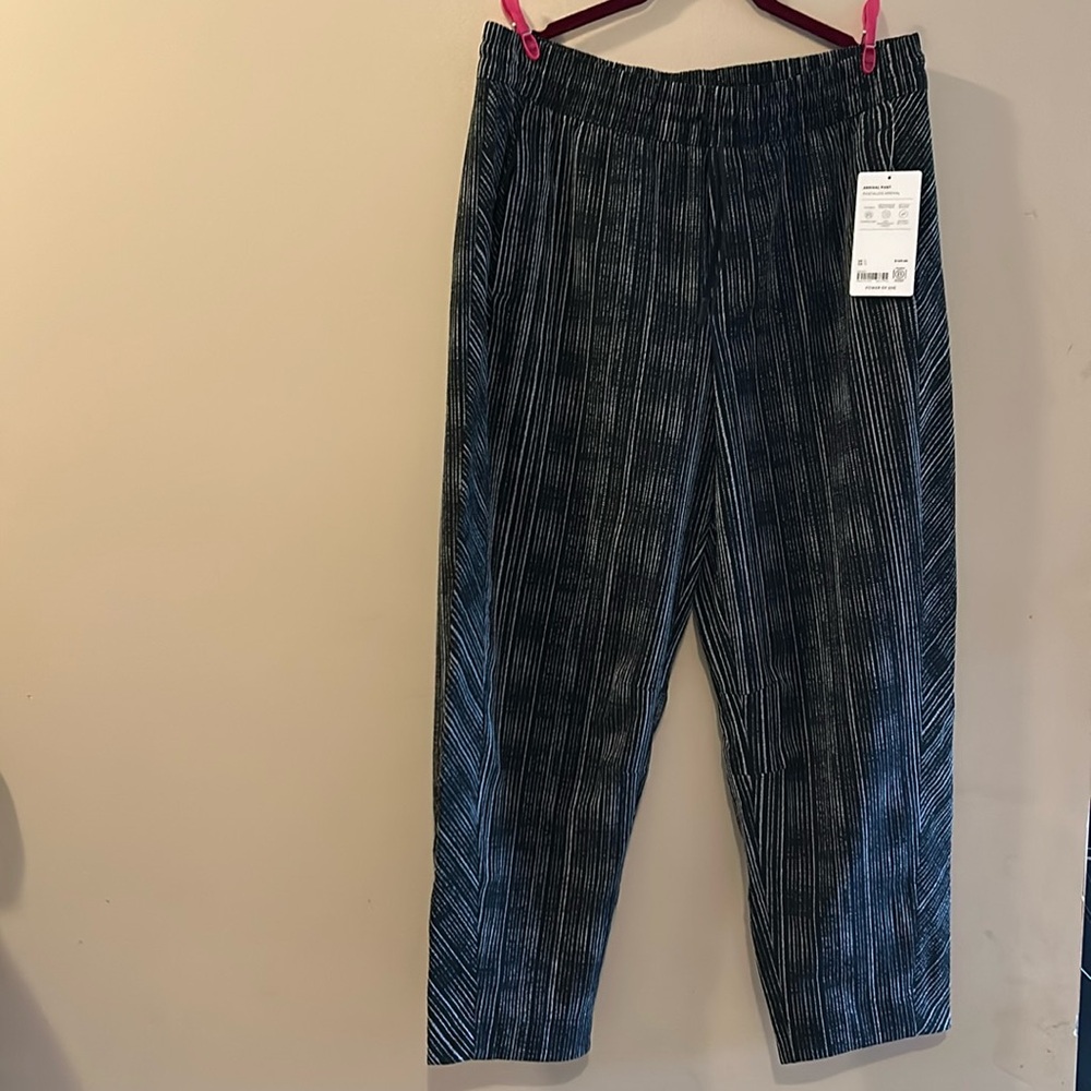 NWT Athleta arrival pant, black/white, size 12
